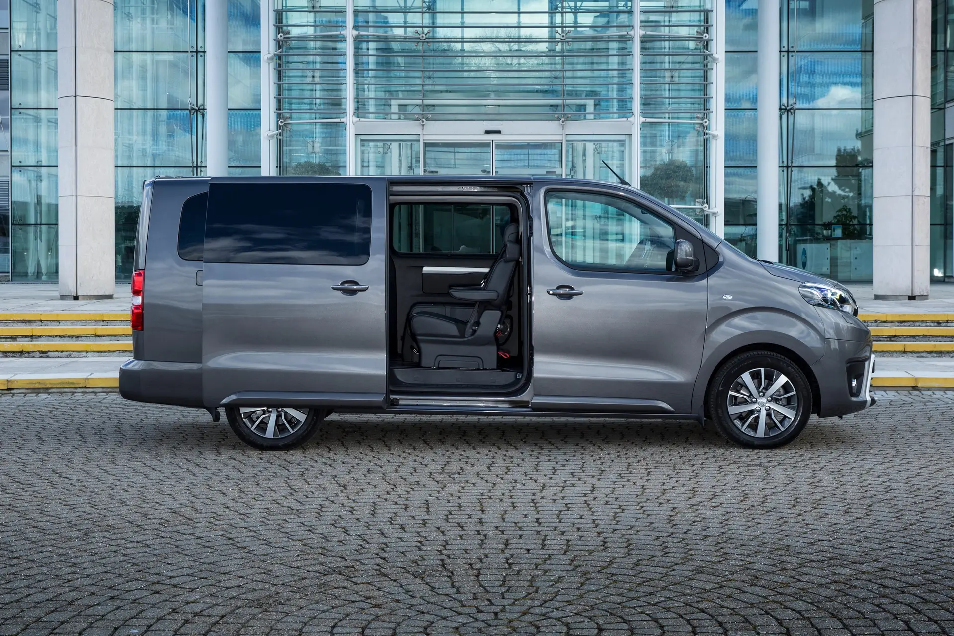 Toyota Proace Verso Review 2023: Right Side View
