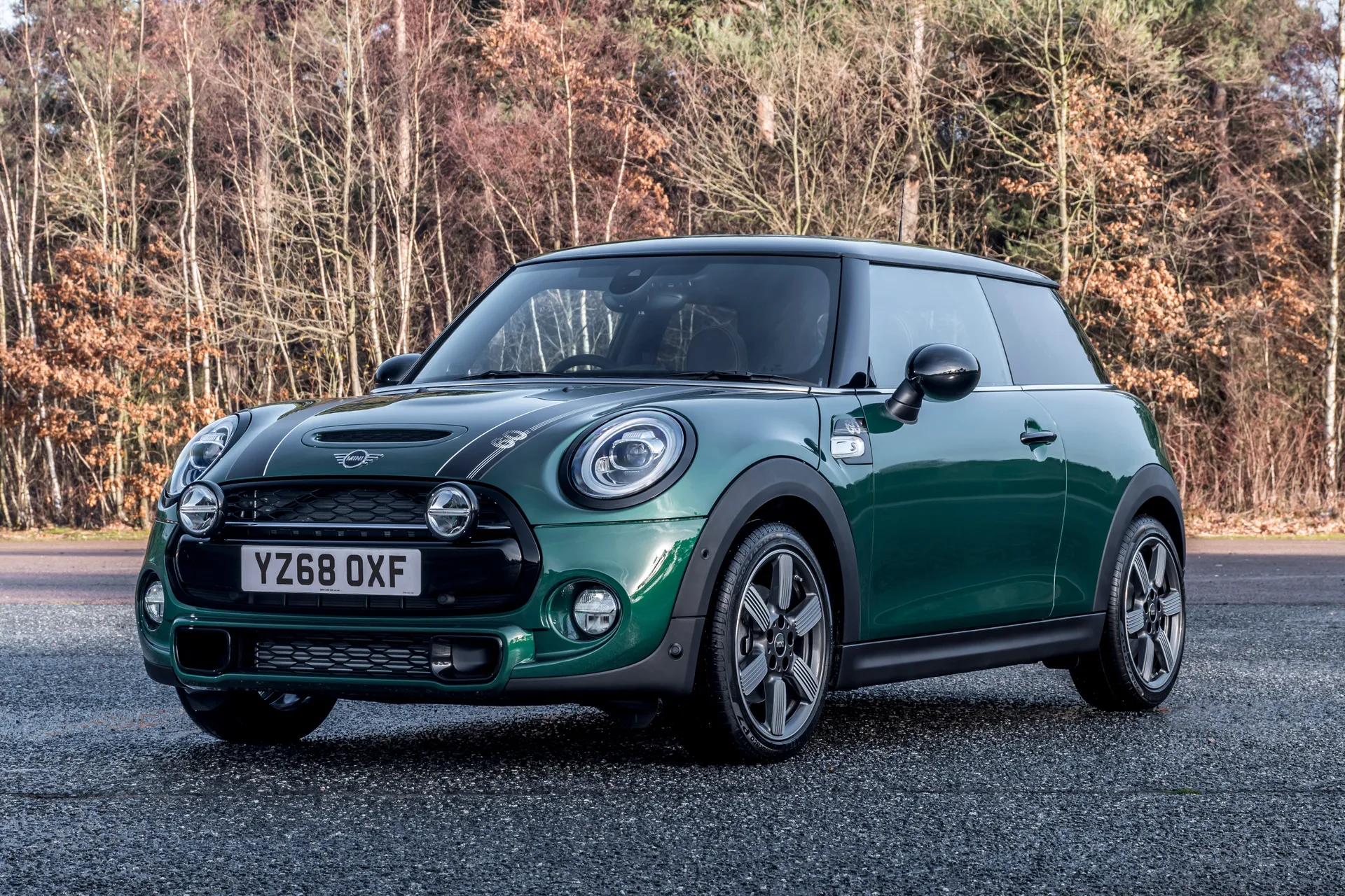 MINI Hatch (2014-2024) Review: exterior front three quarter photo of the MINI Hatch 3-door