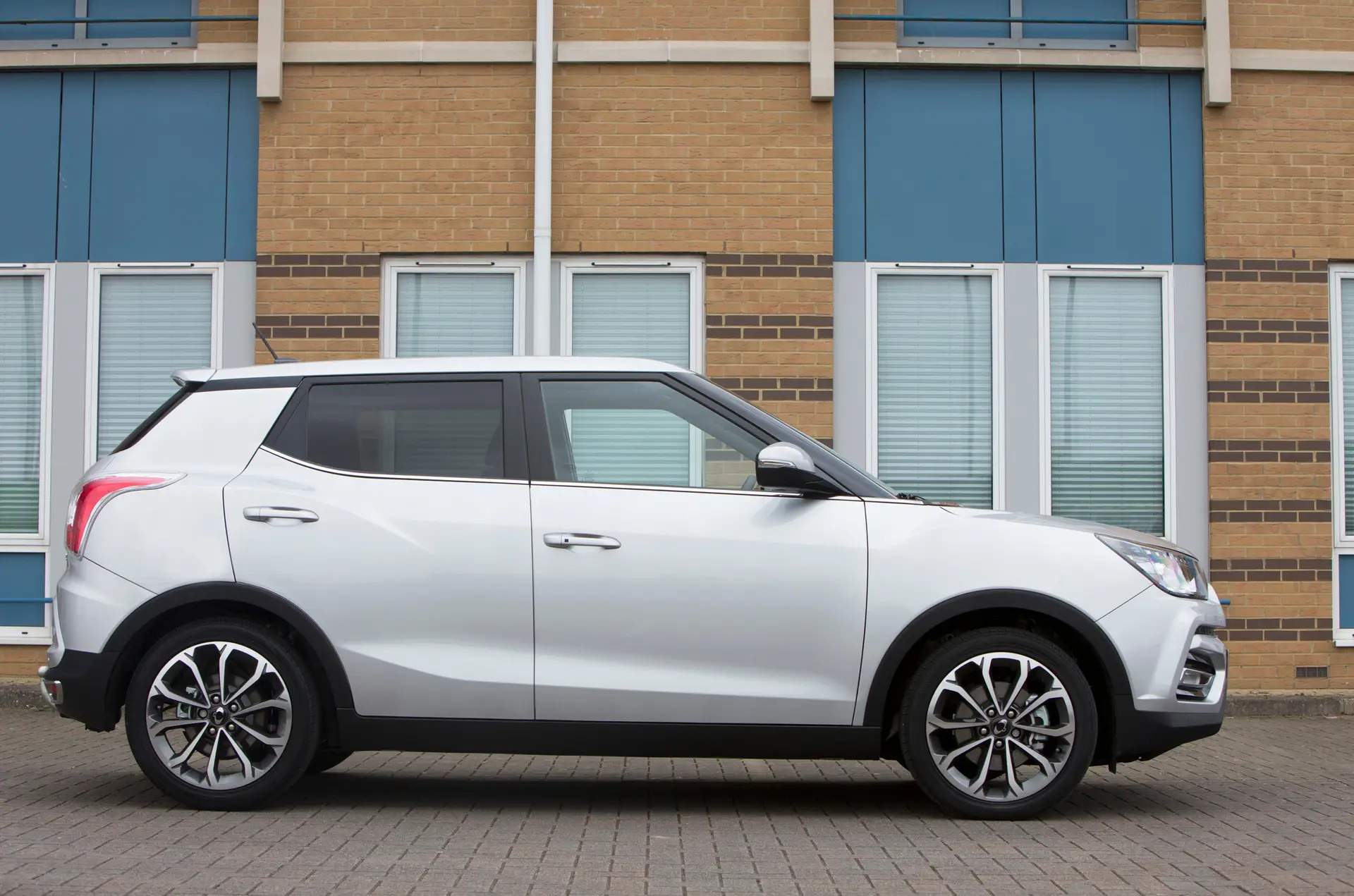 SsangYong Tivoli Review 2023: Right Side View