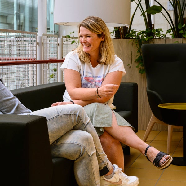 Twee vrouwen in gesprek