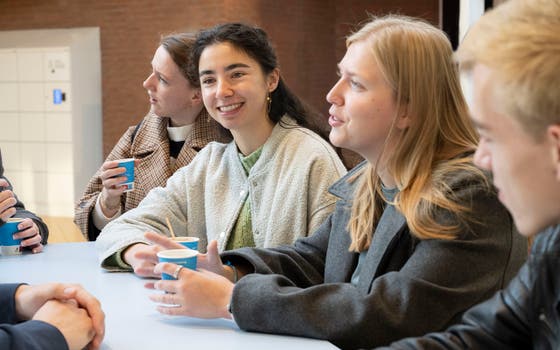 Studenten in gesprek