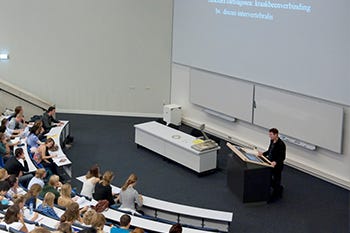 Stemsysteem in gebruik tijdens een college
