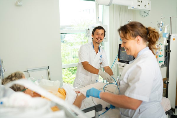 Verpleegkundigen op de IC medium care