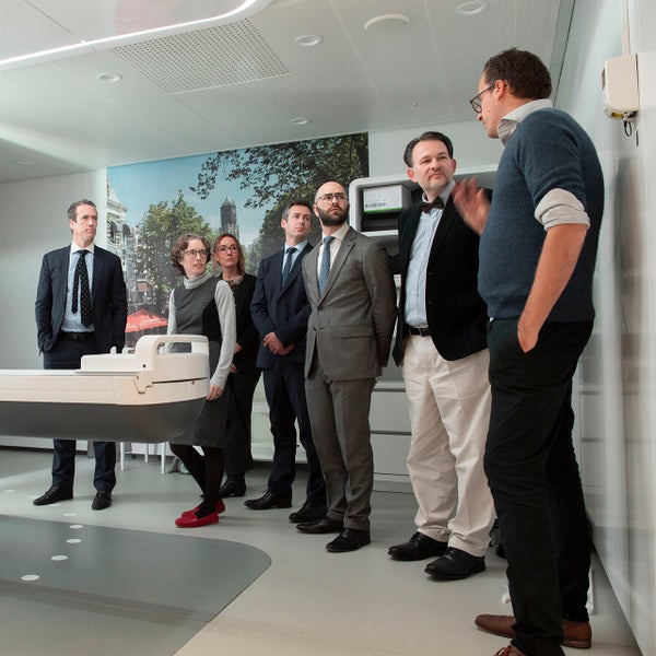 Een delegatie van het Oxford University Hospital bezoekt de afdeling Radiotherapie van het UMC Utrecht.