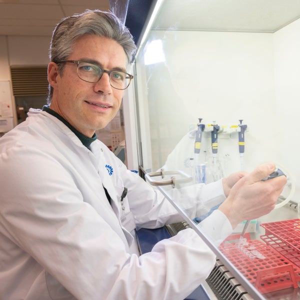 Pieter-Jan Haas in het laboratorium.