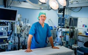 Moyo Kruyt in operatiekamer WKZ