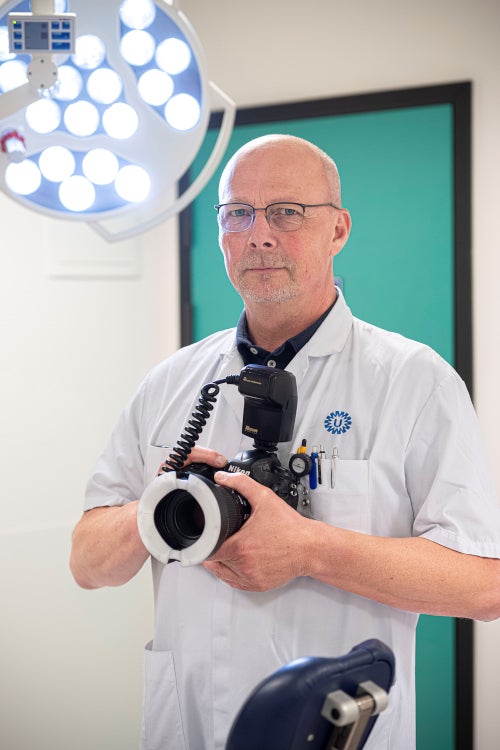 Portretfoto van Erik-Jan van Toll, medisch fotograaf in het UMC Utrecht.