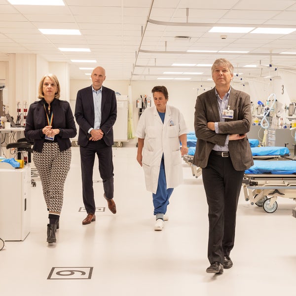 Minister Kuipers bezoekt Calamiteitenhospitaal