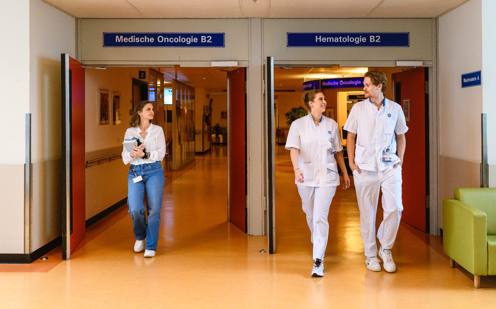 Een aantal hematologen in een hal van het UMC Utrecht