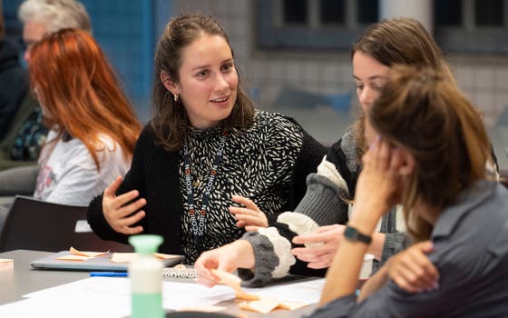 Medewerkers van de faculteit Geneeskunde zijn in overleg over de nieuwe curriculumherziening geneeskunde.