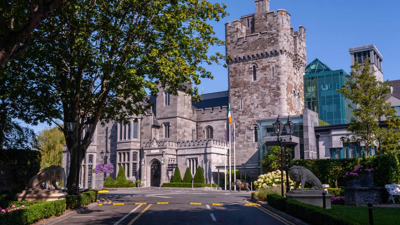 Front view of property