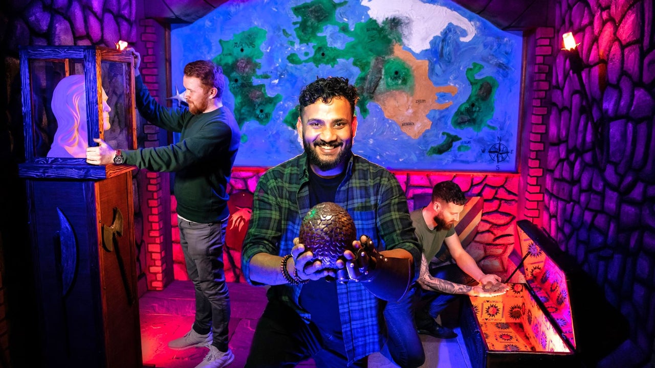 Incognito Escape Room view of the King's Quest room and the dragon egg