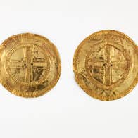 Pair of Gold Discs Tedavnet, Co. Monaghan Early Bronze Age, c. 2200-1800 BC.