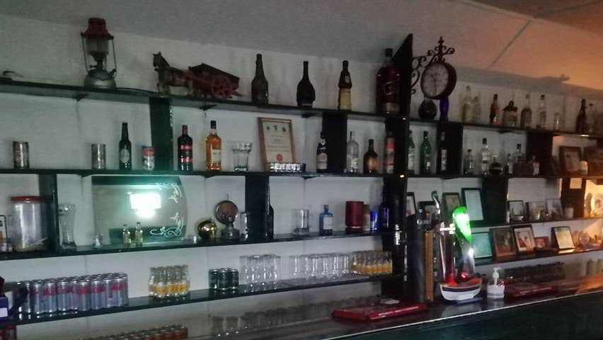 Old style bar at Teach Chonghoile