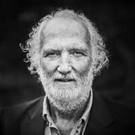 singer and accordionist Breanndán Ó Beaglaoich.