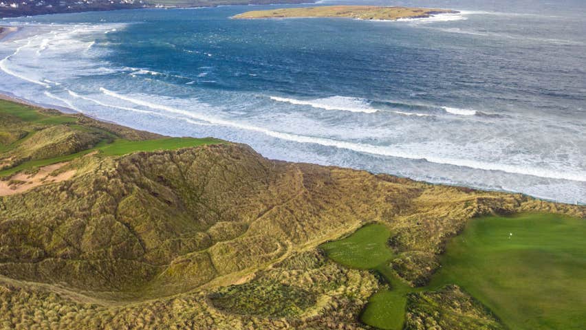 An aerial view of the links course showing its proximity to the sea