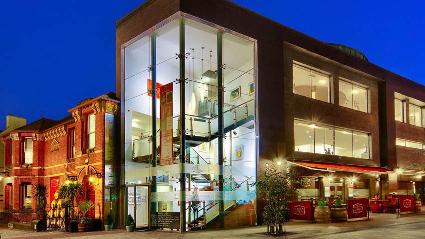 Exterior of Green Acres Restaurant