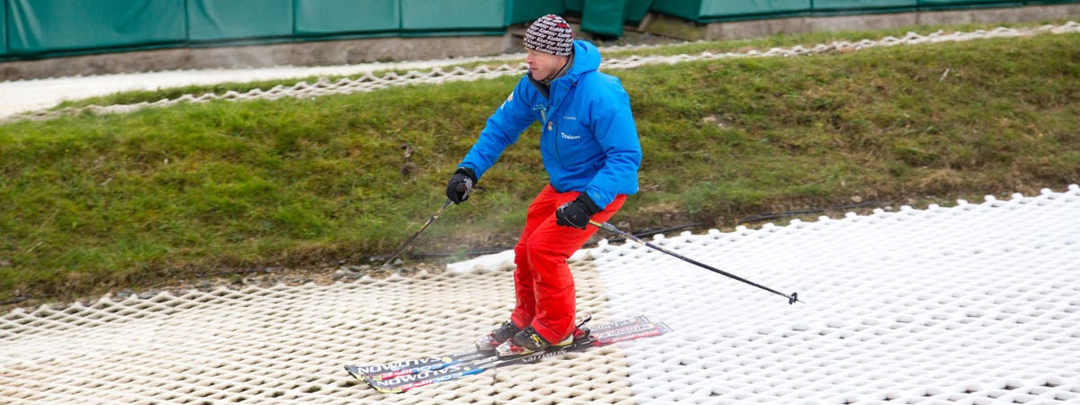 A man skiiing down the slopes at the Ski Club of Ireland