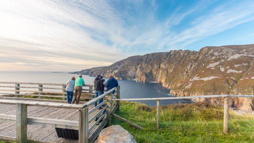 People at the viewing platform at Sliabh Liag (Slieve League), Co Donegal