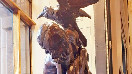 Tailteann Irish Tours view of the Cu Chulainn statue at the General Post Office