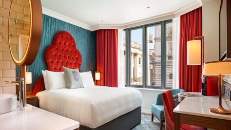 Double bedroom with white sheets