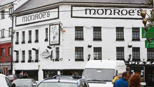 Monroes Tavern