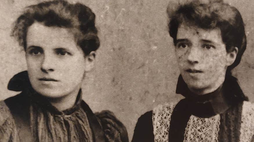Susan and Elizabeth Yeats