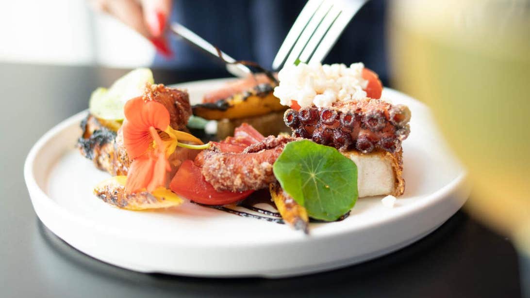 Dig into a delicious meal at Hen's Teeth in Dublin 8.
