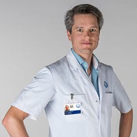 Dr. Leenders
