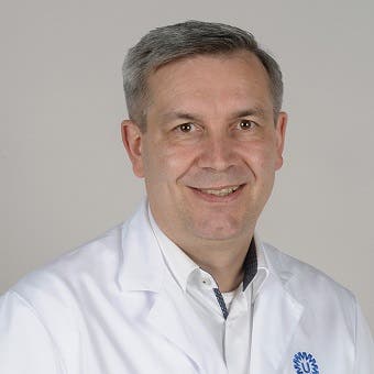 Dr. B. Bakker
